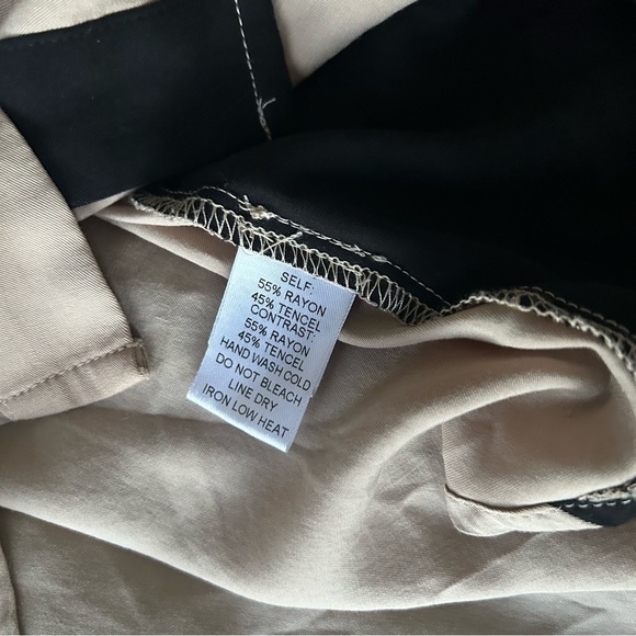 Color block button down blouse - Picture 4 of 4